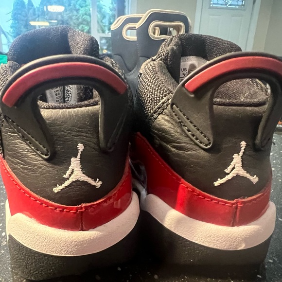 Jordan Sneakers - Picture 3 of 5